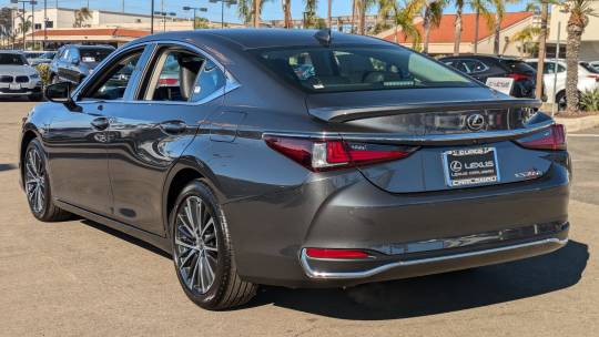 2025 Lexus ES