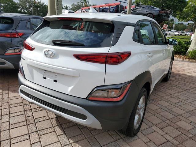 2022 hyundai kona se