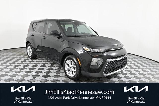 2022 kia soul lx