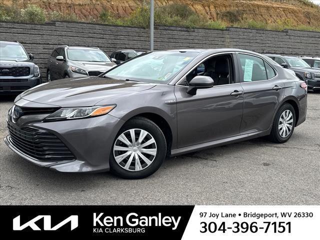 2019 toyota camry hybrid le
