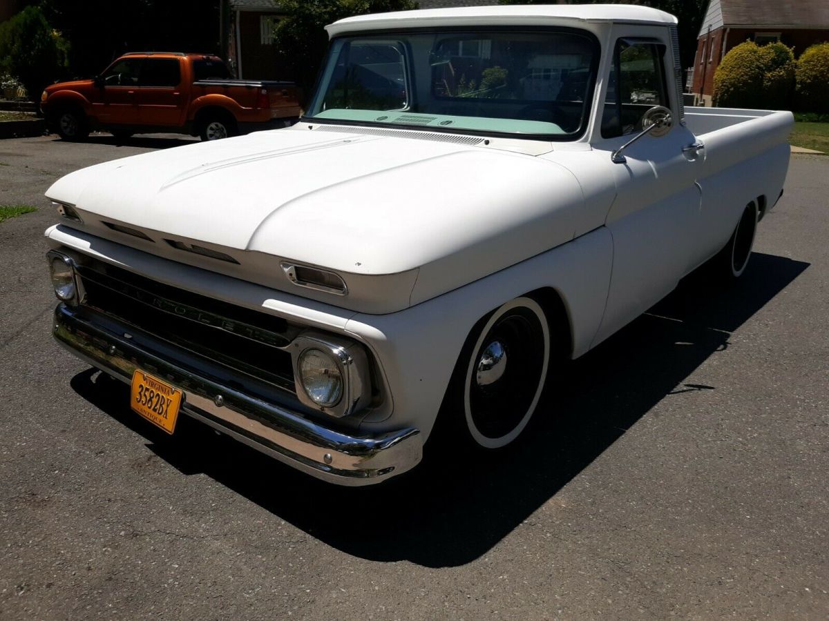 1965 chevy c10 custom short bed big rear window 350 corvette motor 700r4 12 bolt