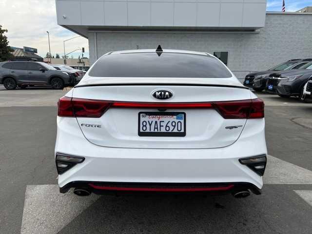 2021 kia forte gt