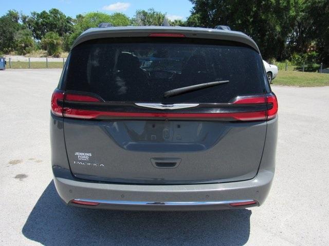 2022 chrysler pacifica touring-l