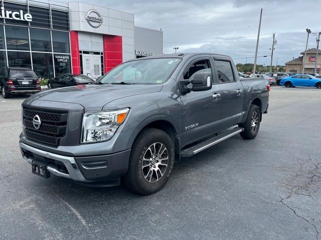 2021 nissan titan sv