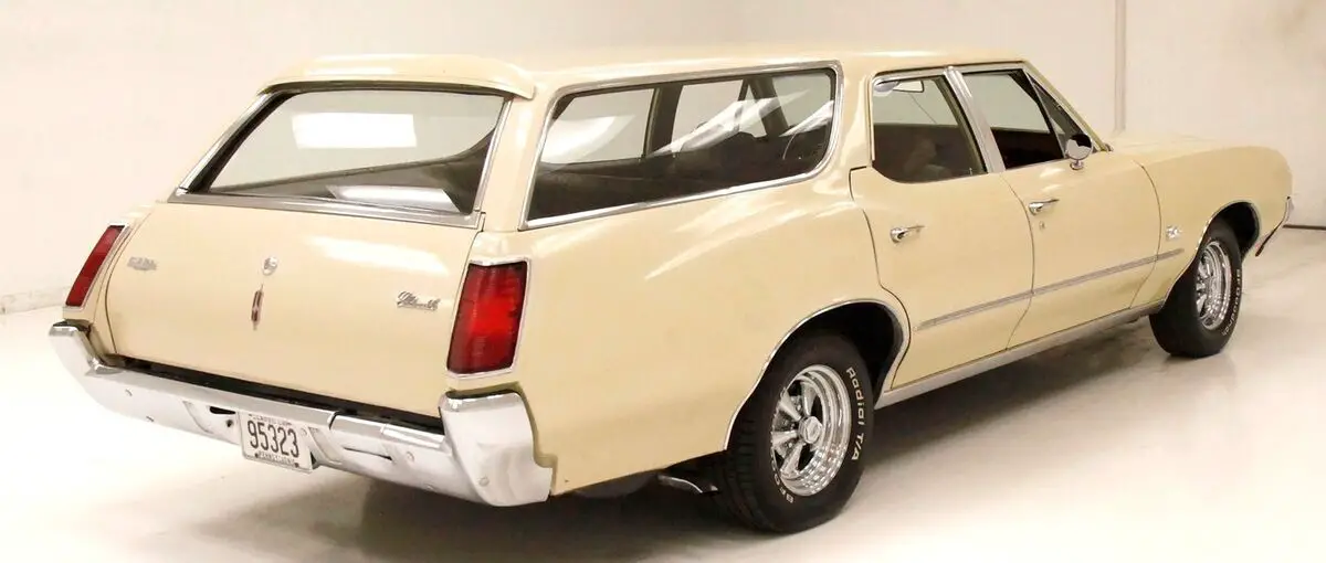 great retro cruiser/350ci rocket v8/th350 auto/spacious interior/10 bolt axle