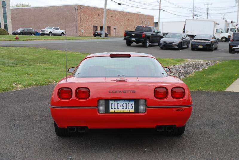 1990 chevrolet corvette zr1 2dr hatchback 3,900 miles red hatchback 5.7l v8 manu