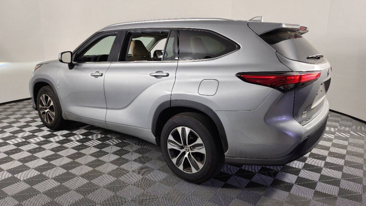 2021 toyota highlander xle
