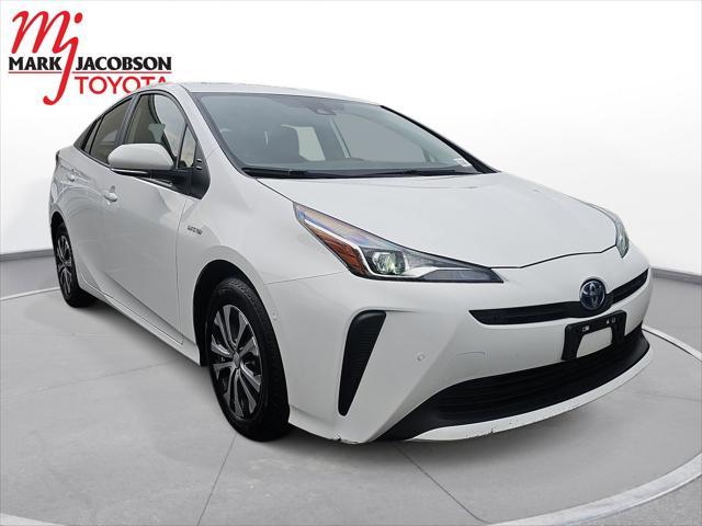 2021 toyota prius le