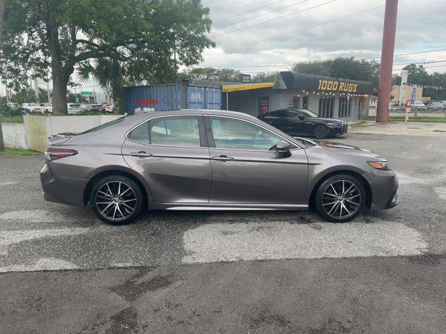 2022 toyota camry se