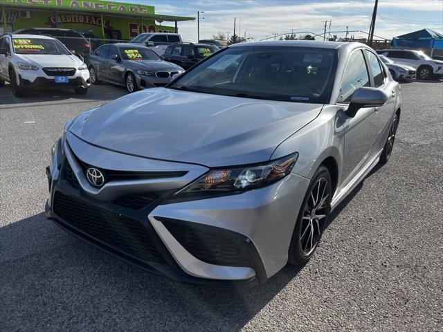 2022 toyota camry se