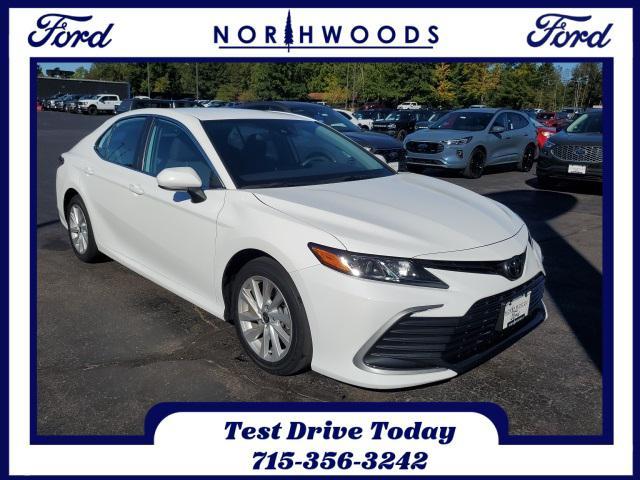 2022 toyota camry le