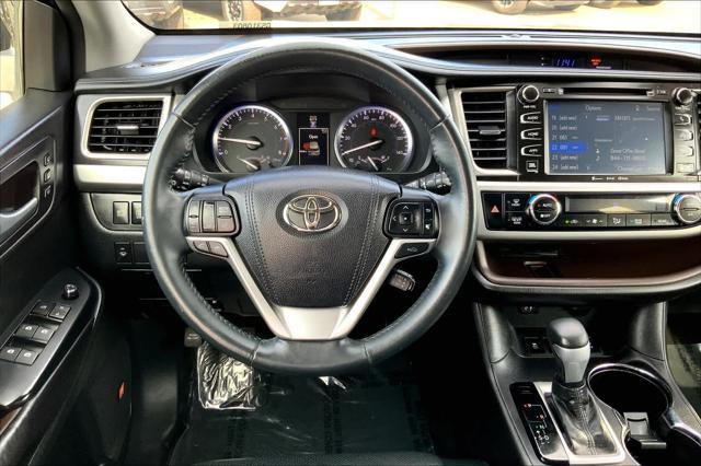2016 toyota highlander limited