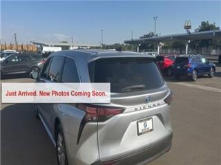 2022 Toyota Sienna le 8-passenger