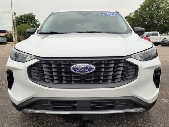 2023 ford escape se