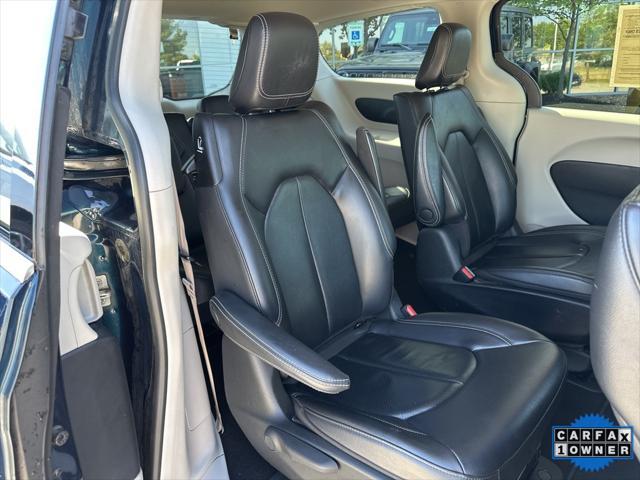 2022 chrysler pacifica hybrid touring l
