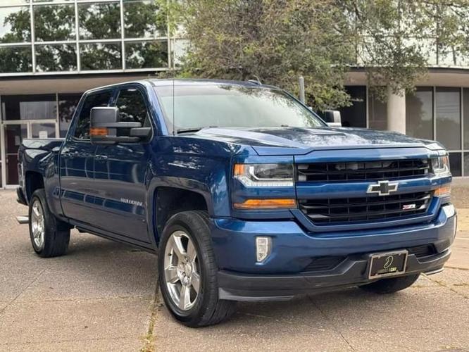 2017 chevrolet silverado 1500 crew cab lt pickup 4d 5 3/4 ft in dallas, texas