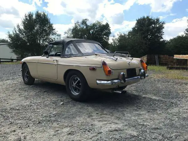 restored 1974 mg mgb convertible