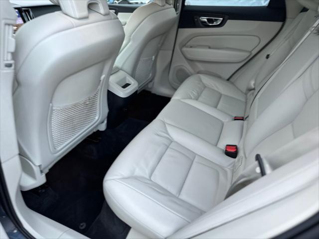 2022 volvo xc60 b5 momentum