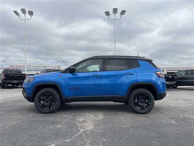 2023 jeep compass trailhawk
