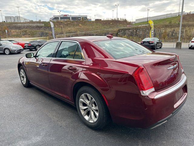 2022 chrysler 300 touring