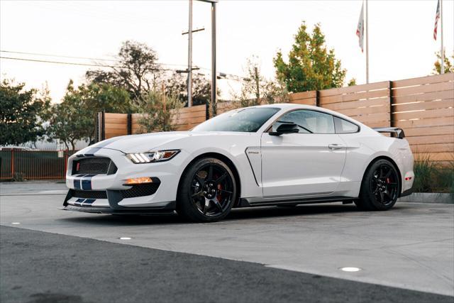 2017 ford shelby gt350 base