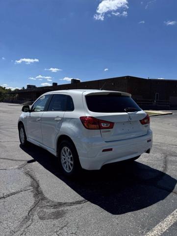 2011 mitsubishi outlander sport es