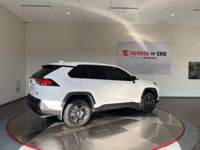 2022 toyota rav4 le