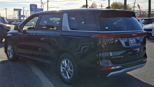 2022 kia carnival lx
