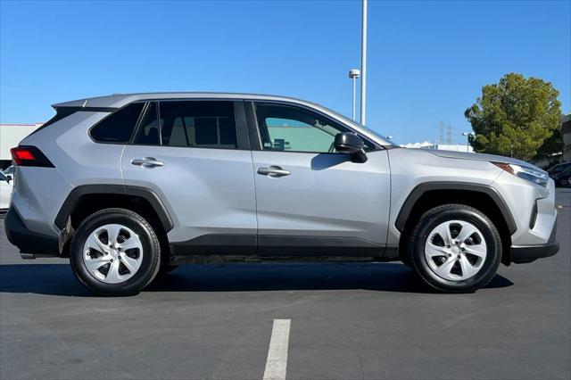 2023 toyota rav4 le