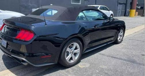2023 ford mustang