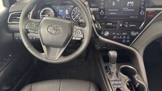 2023 toyota camry hybrid xse