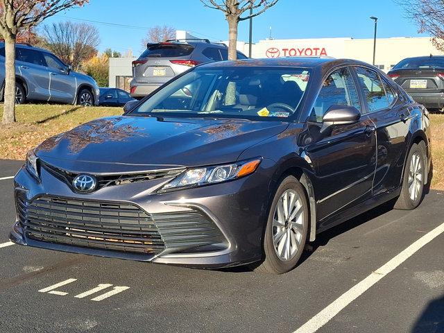2022 toyota camry le