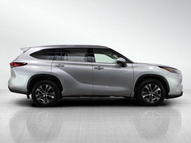 2022 toyota highlander hybrid xle