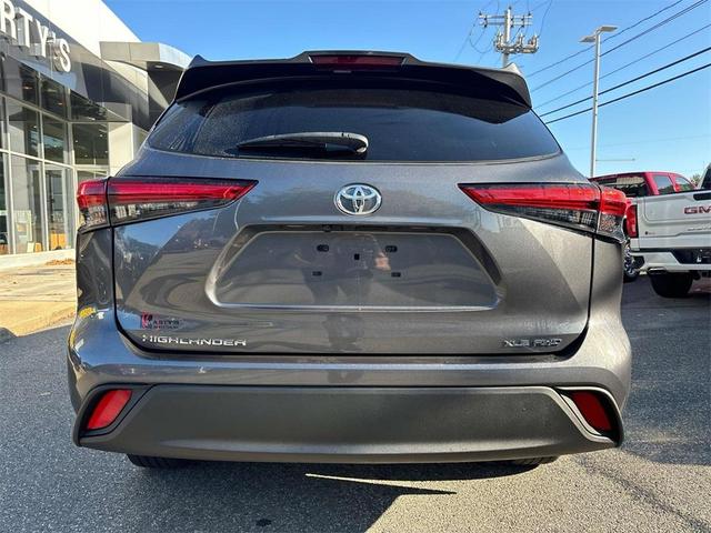 2022 toyota highlander xle