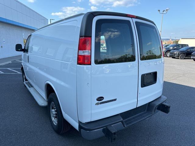 2022 chevrolet express 2500 rwd 2500 regular wheelbase wt