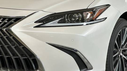 2025 Lexus ES