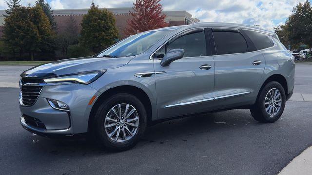2023 buick enclave essence
