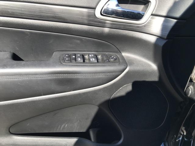 2022 jeep grand cherokee laredo