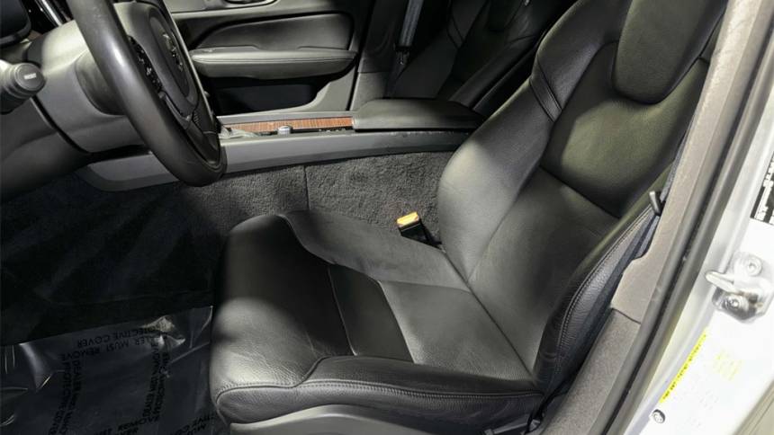 2021 volvo v60 t5 momentum