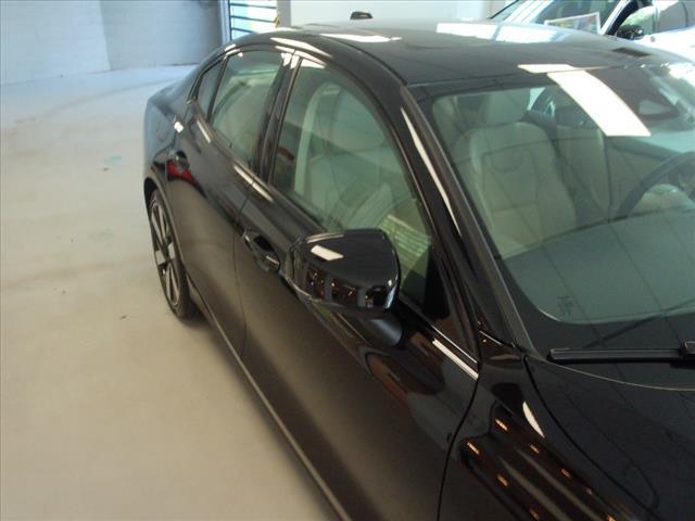 2024 volvo s60 recharge plug-in hybrid t8 ultimate dark theme