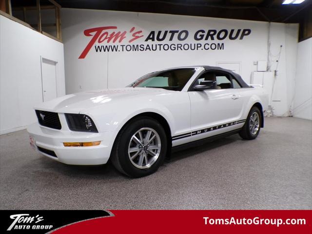 2005 ford mustang deluxe