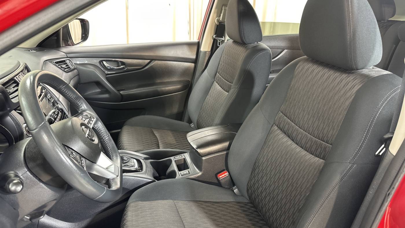 2017 nissan rogue sv