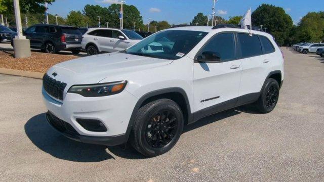 2023 jeep cherokee altitude lux