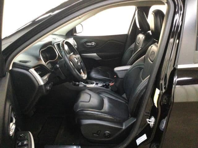2017 jeep cherokee overland in barrington, illinois