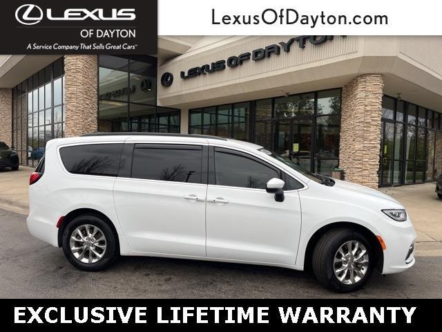 2023 chrysler pacifica touring-l
