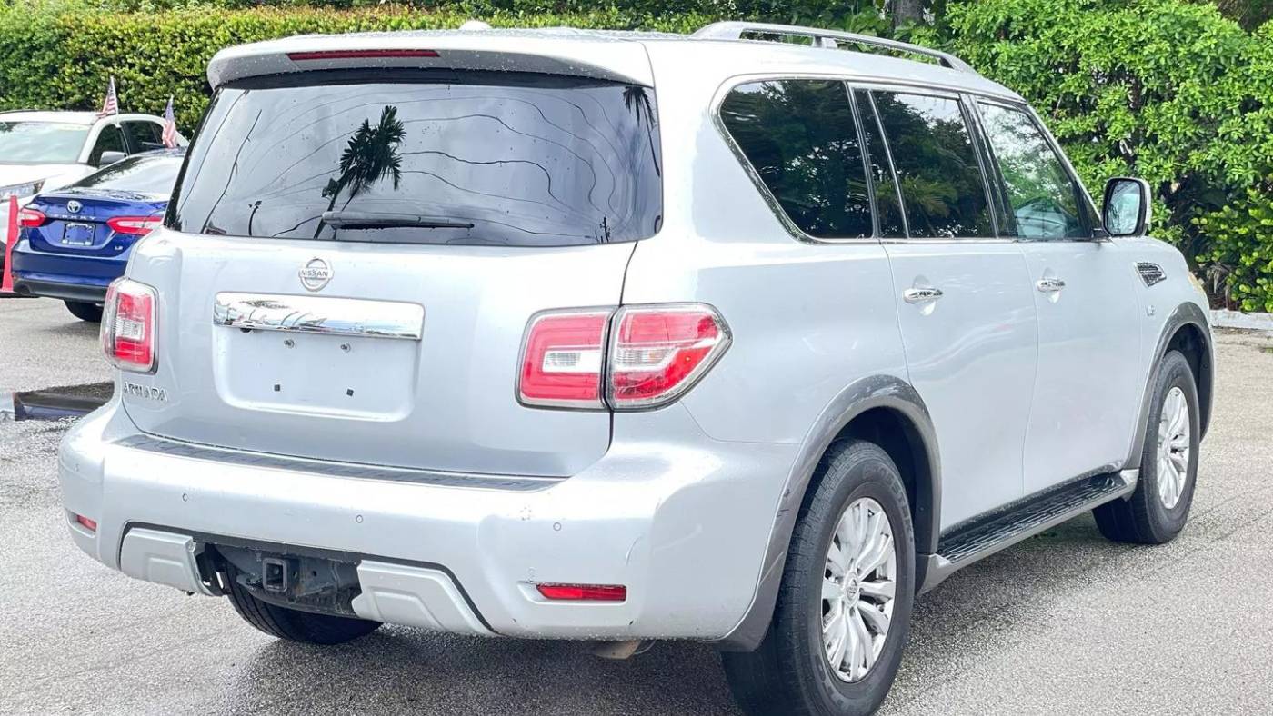 2017 nissan armada sv