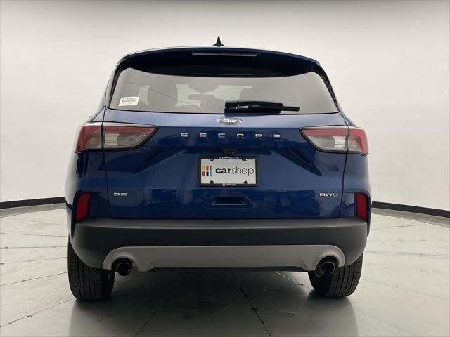 2022 ford escape se