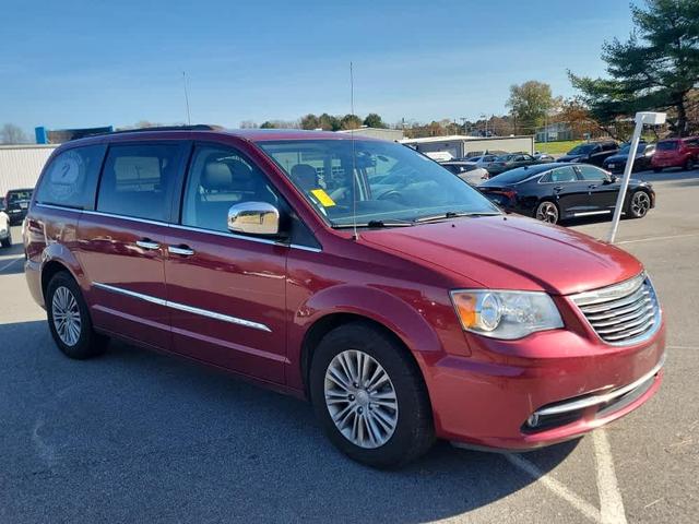 2016 chrysler town & country touring-l