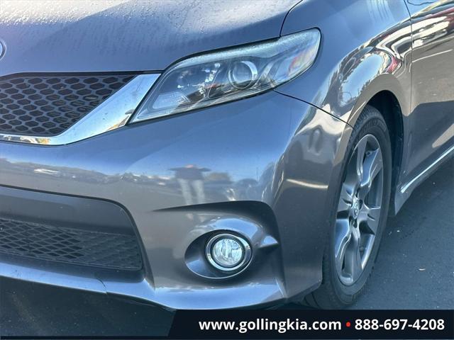 2017 toyota sienna se premium