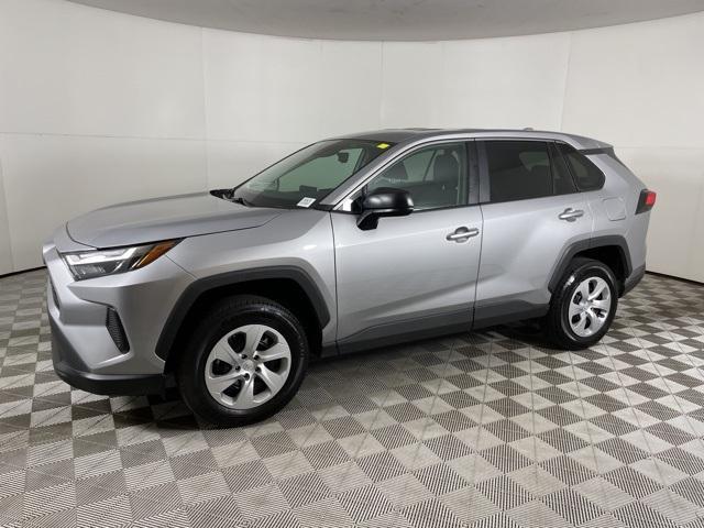 2024 toyota rav4 le